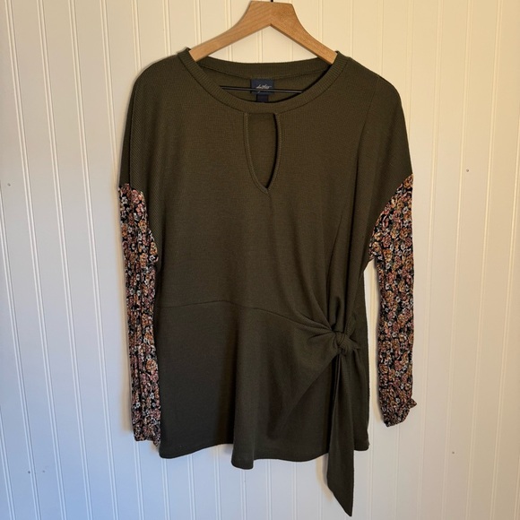 Daytrip Dusty Olive Floral Sleeve Side Tie Long Sleeve Women’s Size Medium - Picture 2 of 14